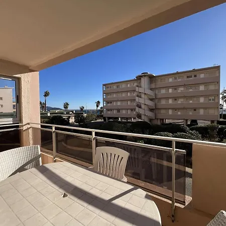 Familial T3 Au Lavandou Avec Parking, 4 Pers., Proche - Fr-1-308-204 *