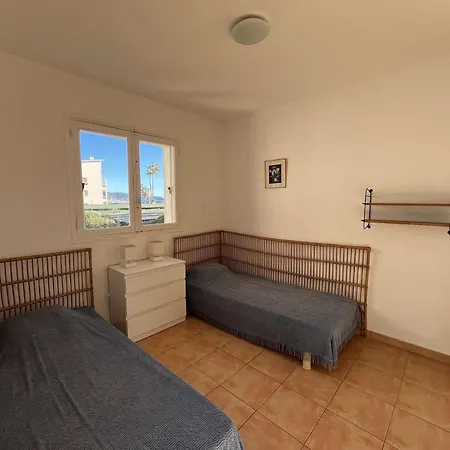 Apartment T3 Pieds Dans L'eau Avec Parking Au Lavandou - Fr-1-308-204