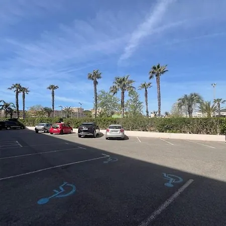 Apartment T3 Pieds Dans L'eau Avec Parking Au Lavandou - Fr-1-308-204 Le Lavandou