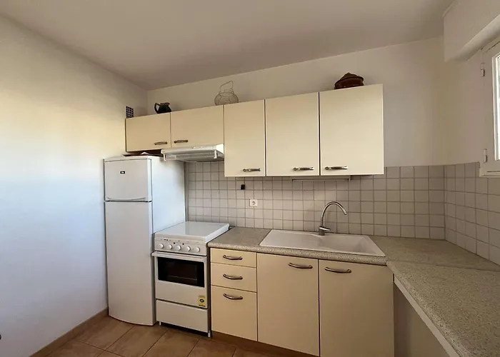 T3 Pieds Dans L'eau Avec Parking Au Lavandou - Fr-1-308-204 * Le Lavandou