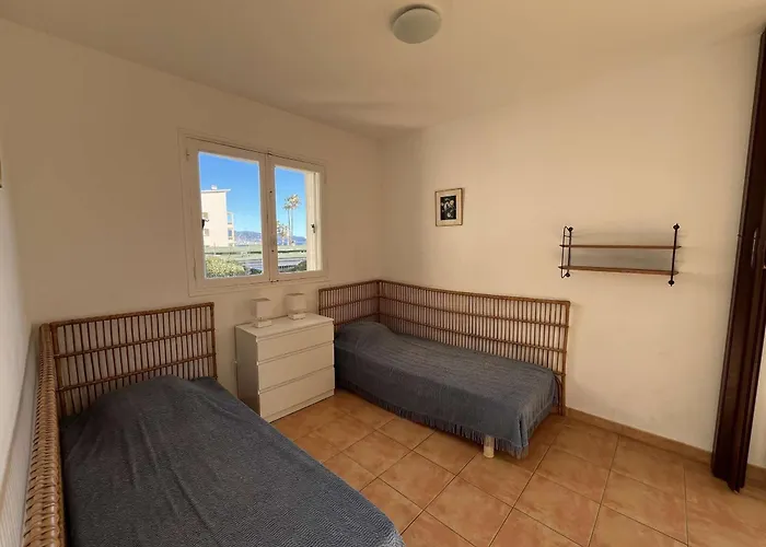 Apartman T3 Pieds Dans L'eau Avec Parking Au Lavandou - Fr-1-308-204